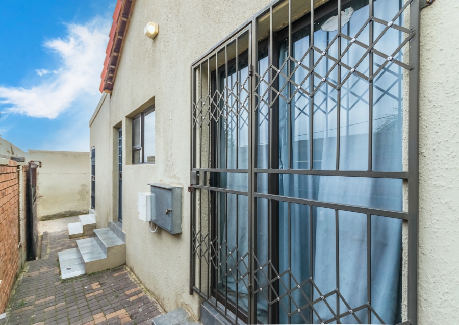 8 Bedroom Property for Sale in Cosmo City Gauteng