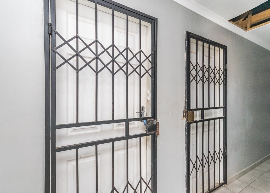 12 Bedroom Property for Sale in Cosmo City Gauteng