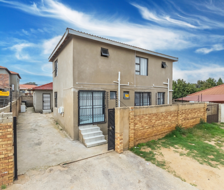 10 Bedroom Property for Sale in Cosmo City Gauteng