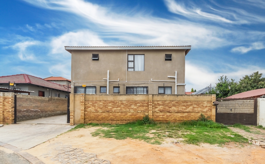 10 Bedroom Property for Sale in Cosmo City Gauteng