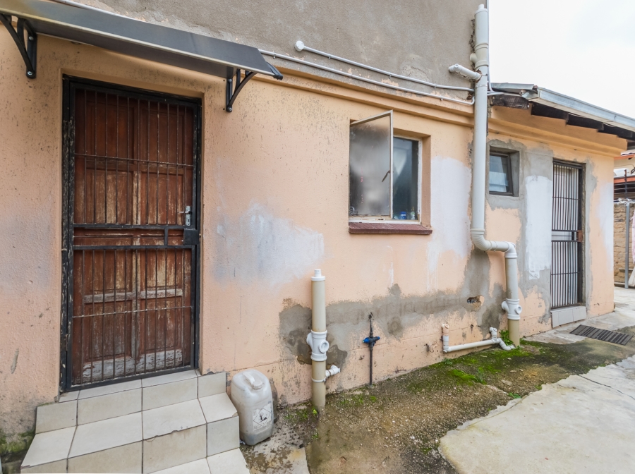 10 Bedroom Property for Sale in Cosmo City Gauteng