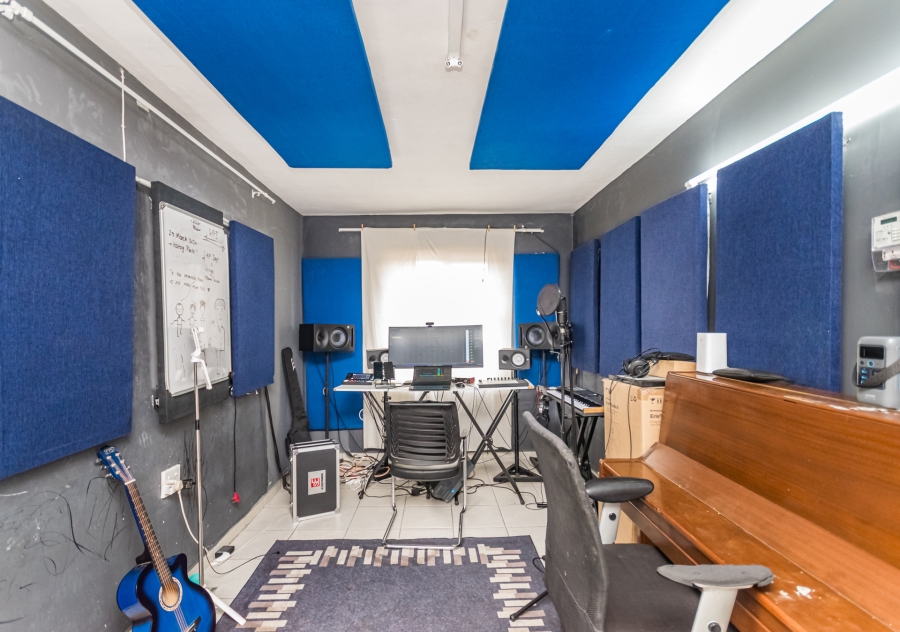 10 Bedroom Property for Sale in Cosmo City Gauteng