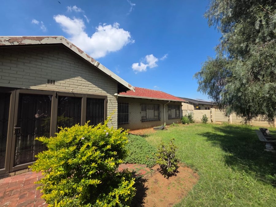 To Let 3 Bedroom Property for Rent in Dinwiddie Gauteng