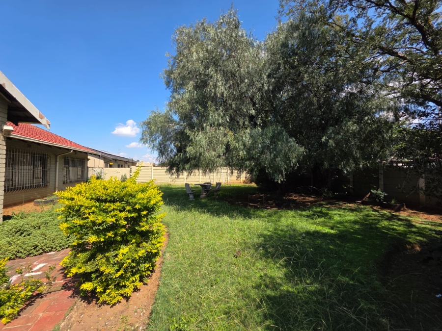To Let 3 Bedroom Property for Rent in Dinwiddie Gauteng