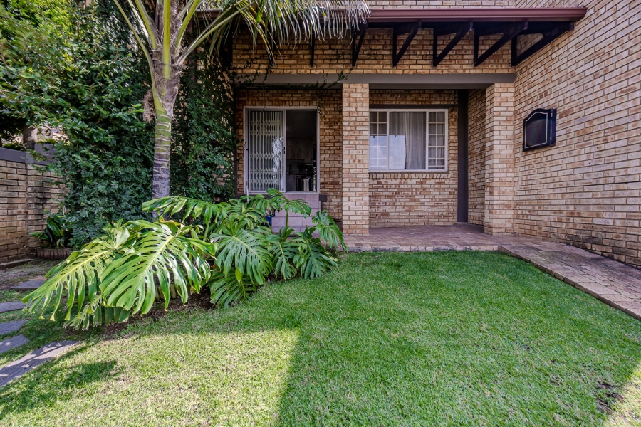 2 Bedroom Property for Sale in Wilgeheuwel Gauteng