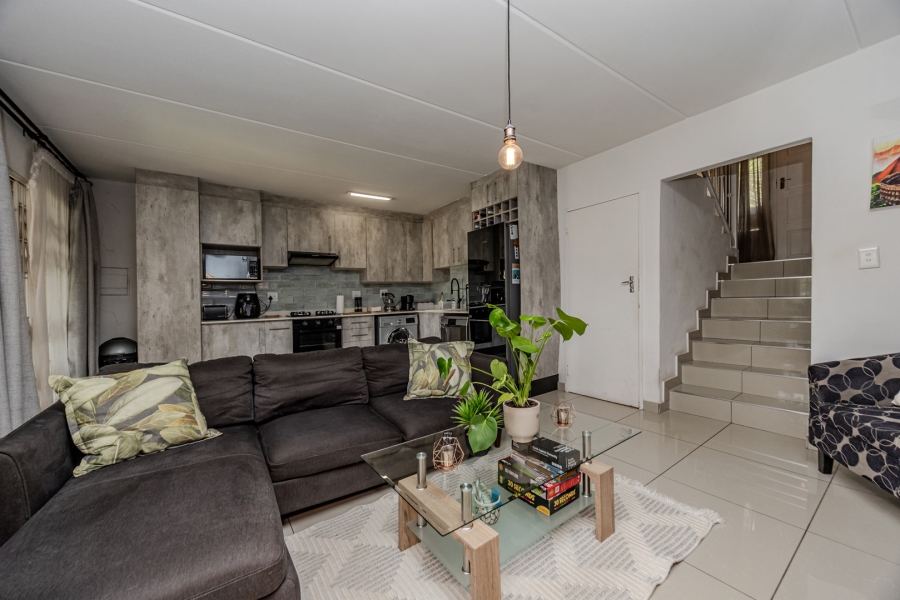 2 Bedroom Property for Sale in Wilgeheuwel Gauteng