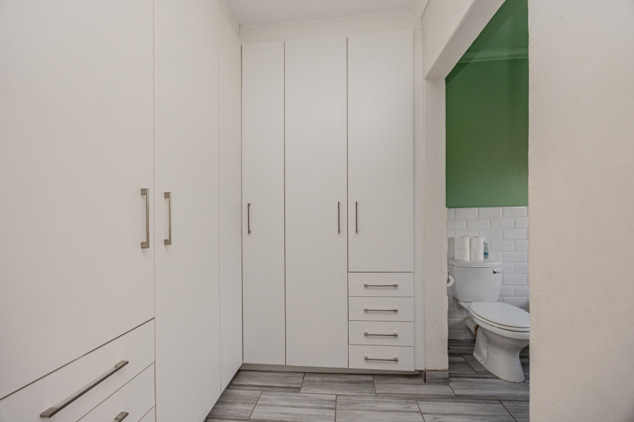 2 Bedroom Property for Sale in Wilgeheuwel Gauteng