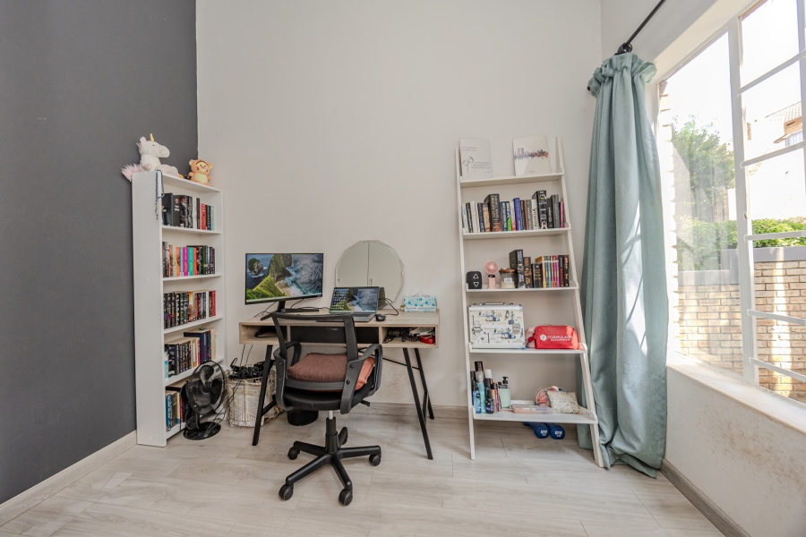 2 Bedroom Property for Sale in Wilgeheuwel Gauteng