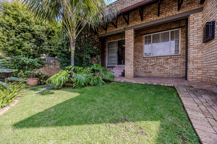 2 Bedroom Property for Sale in Wilgeheuwel Gauteng