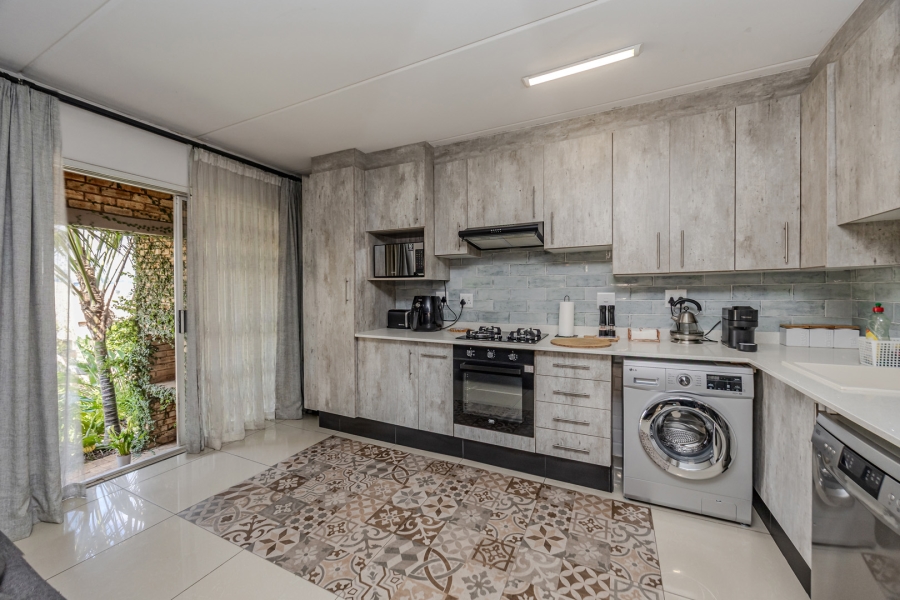 2 Bedroom Property for Sale in Wilgeheuwel Gauteng