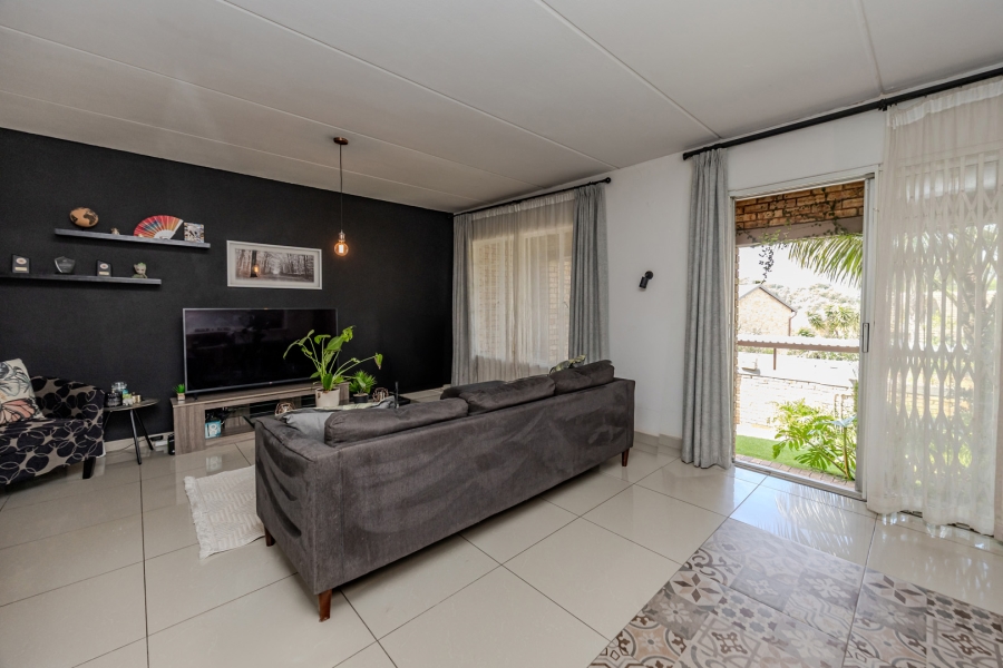 2 Bedroom Property for Sale in Wilgeheuwel Gauteng