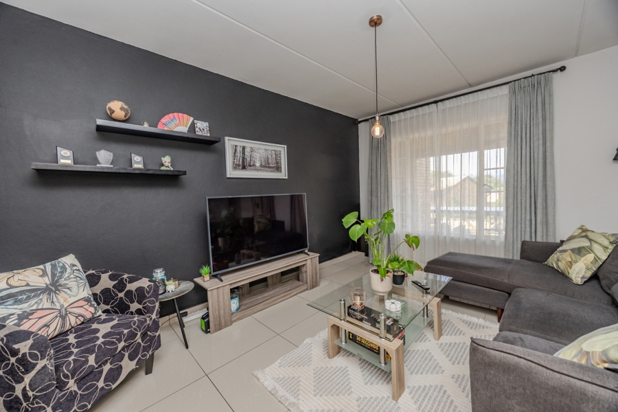 2 Bedroom Property for Sale in Wilgeheuwel Gauteng