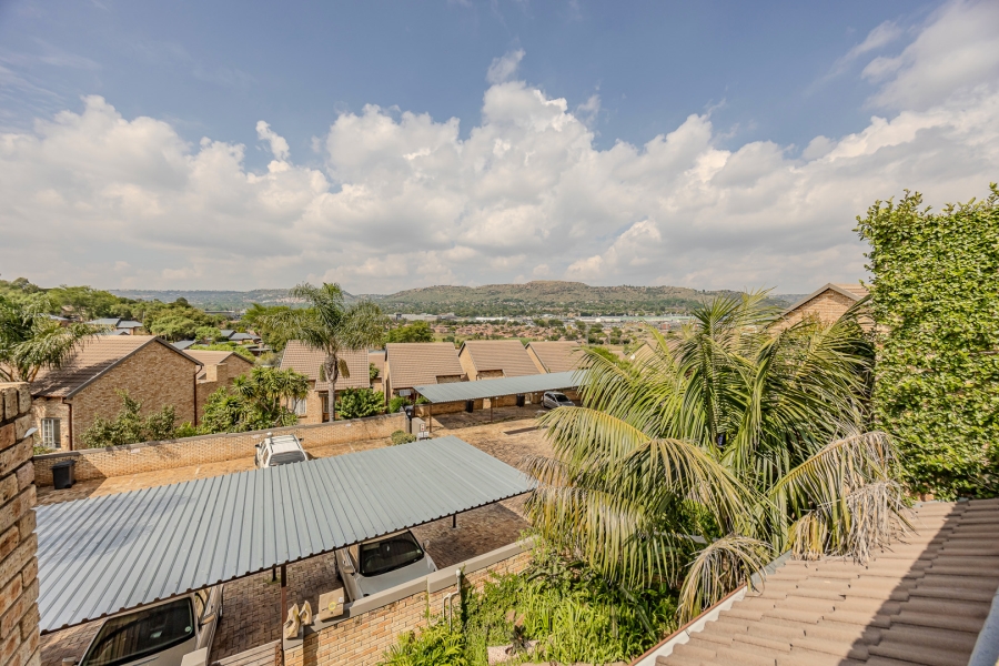 2 Bedroom Property for Sale in Wilgeheuwel Gauteng
