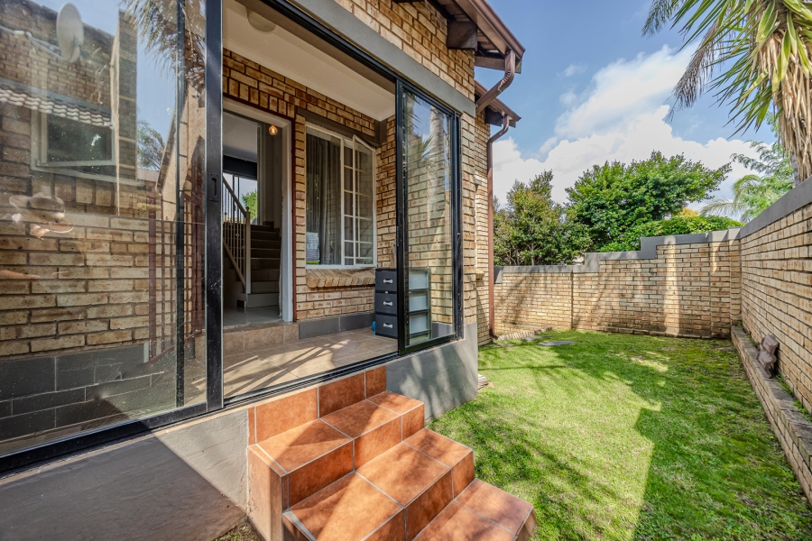 2 Bedroom Property for Sale in Wilgeheuwel Gauteng