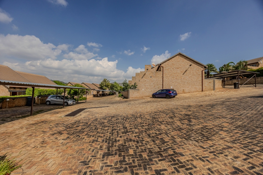 2 Bedroom Property for Sale in Wilgeheuwel Gauteng
