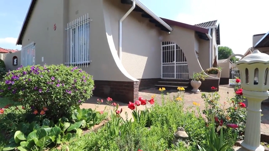To Let 4 Bedroom Property for Rent in Witfield Gauteng