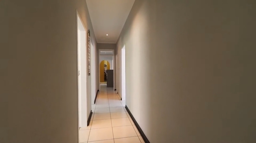 To Let 4 Bedroom Property for Rent in Witfield Gauteng