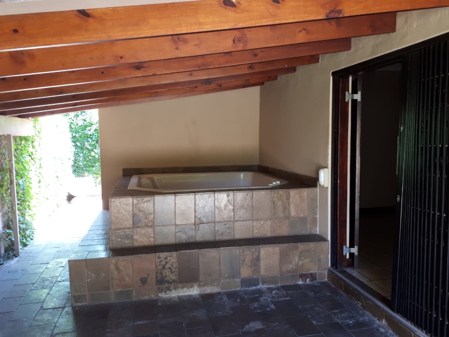 4 Bedroom Property for Sale in Lyttelton Manor Gauteng