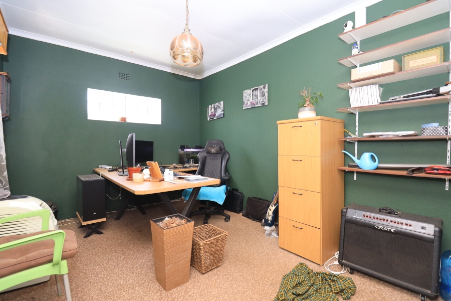 To Let 5 Bedroom Property for Rent in Roodekrans Gauteng