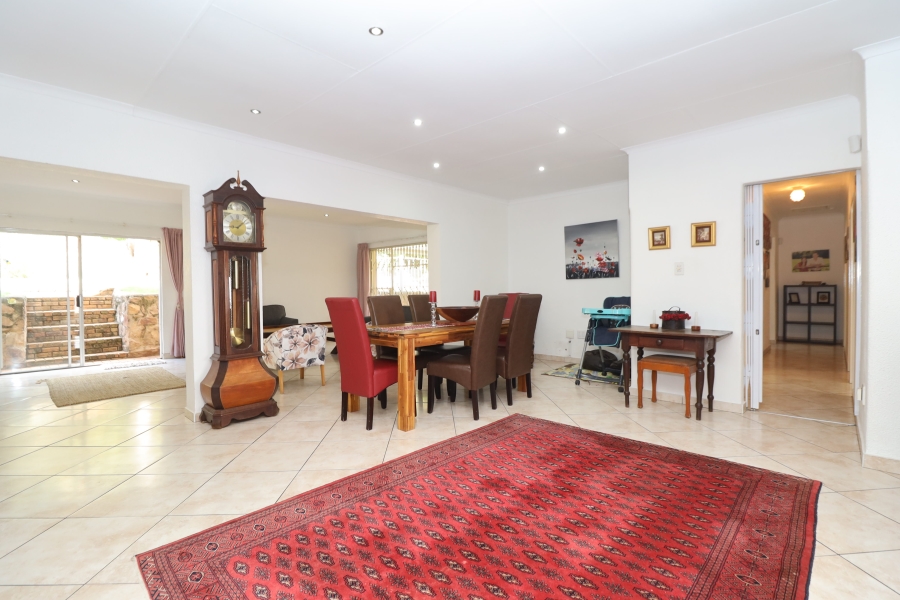 To Let 5 Bedroom Property for Rent in Roodekrans Gauteng