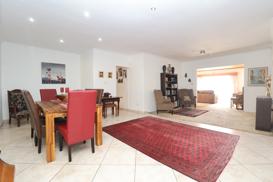 To Let 5 Bedroom Property for Rent in Roodekrans Gauteng