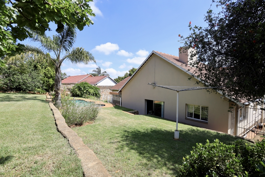 To Let 5 Bedroom Property for Rent in Roodekrans Gauteng