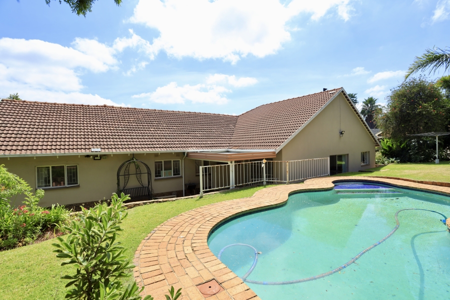 To Let 5 Bedroom Property for Rent in Roodekrans Gauteng