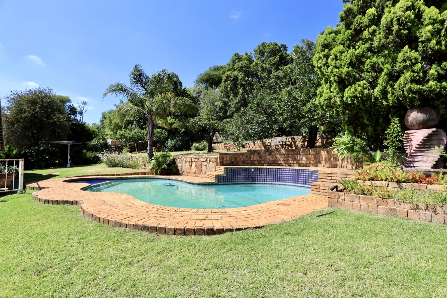 To Let 5 Bedroom Property for Rent in Roodekrans Gauteng