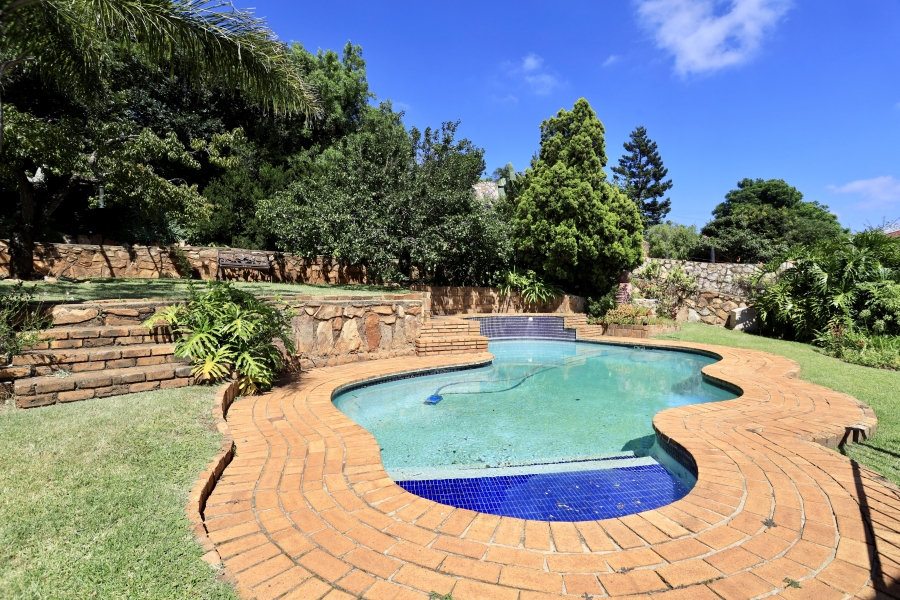 To Let 5 Bedroom Property for Rent in Roodekrans Gauteng