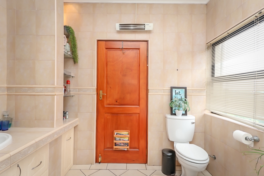 3 Bedroom Property for Sale in Kloofendal Gauteng