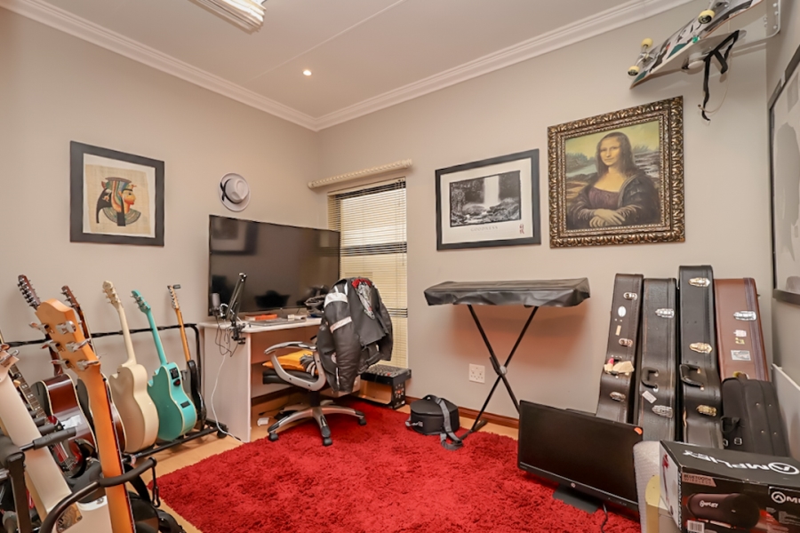 3 Bedroom Property for Sale in Kloofendal Gauteng