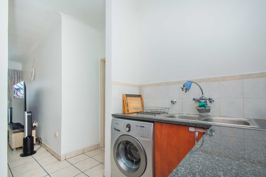 2 Bedroom Property for Sale in Noordhang Gauteng