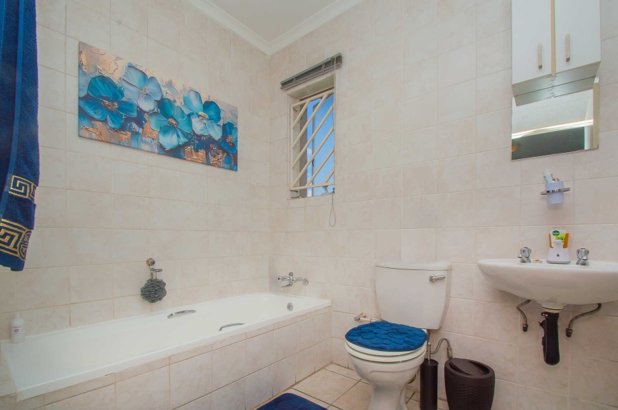 2 Bedroom Property for Sale in Noordhang Gauteng