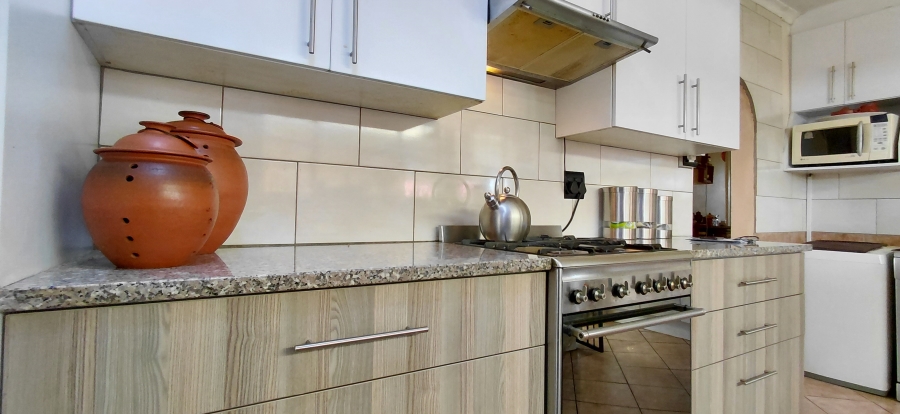 3 Bedroom Property for Sale in Bonaero Park Gauteng