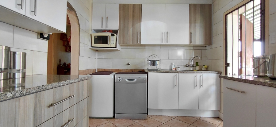 3 Bedroom Property for Sale in Bonaero Park Gauteng