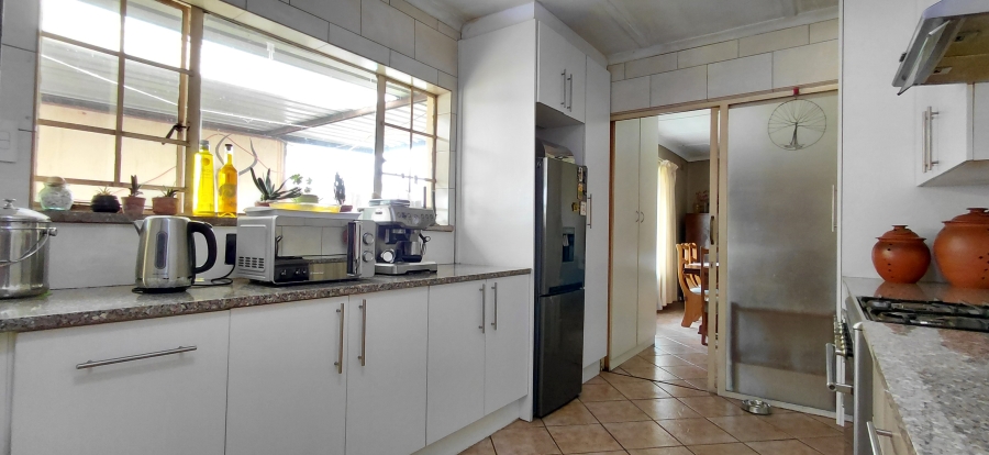 3 Bedroom Property for Sale in Bonaero Park Gauteng