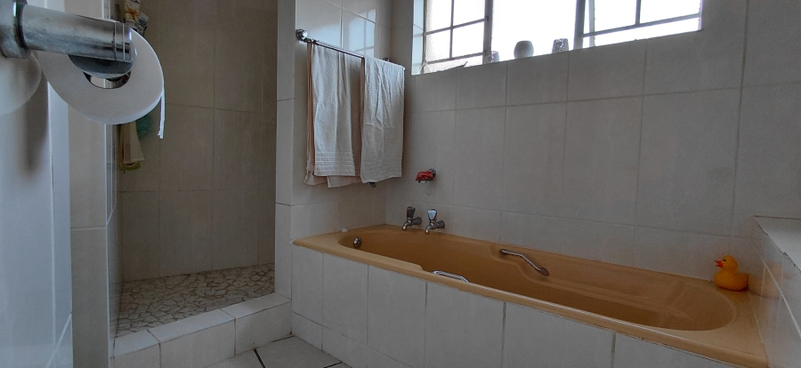 3 Bedroom Property for Sale in Bonaero Park Gauteng