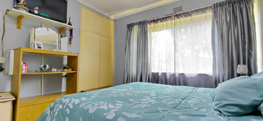 3 Bedroom Property for Sale in Bonaero Park Gauteng