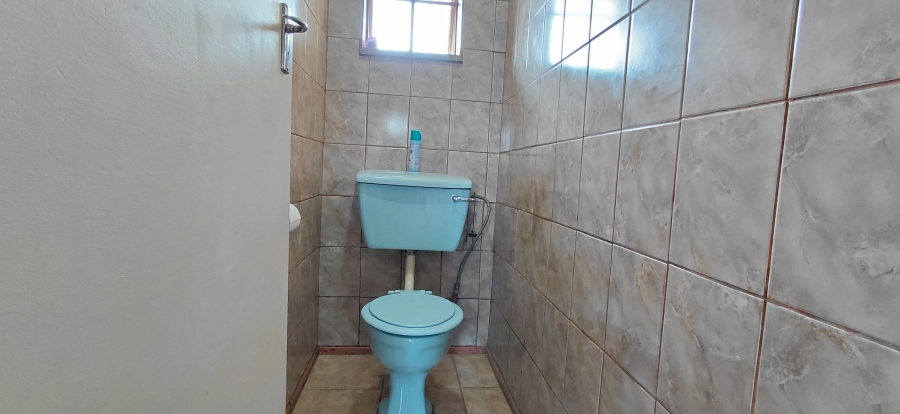 3 Bedroom Property for Sale in Bonaero Park Gauteng