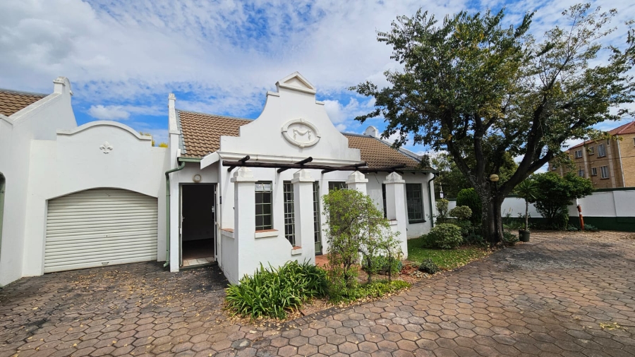 2 Bedroom Property for Sale in Die Hoewes Gauteng