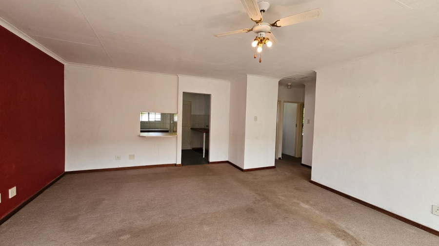 2 Bedroom Property for Sale in Die Hoewes Gauteng