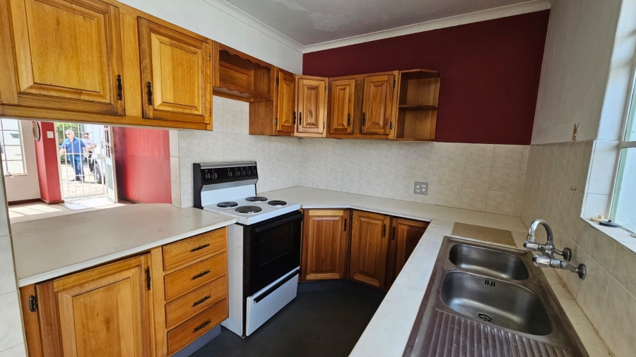 2 Bedroom Property for Sale in Die Hoewes Gauteng