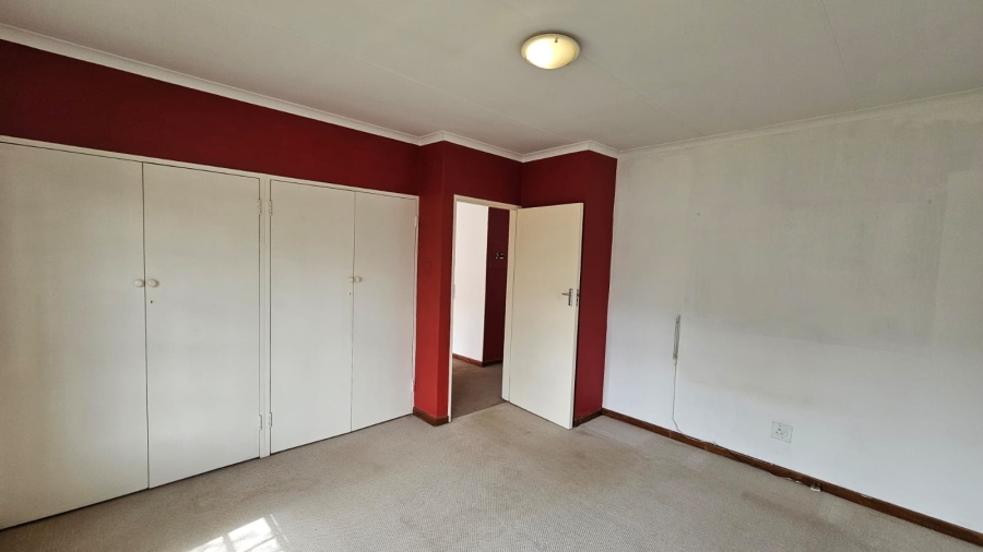 2 Bedroom Property for Sale in Die Hoewes Gauteng