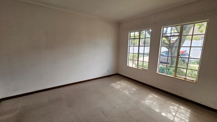 2 Bedroom Property for Sale in Die Hoewes Gauteng