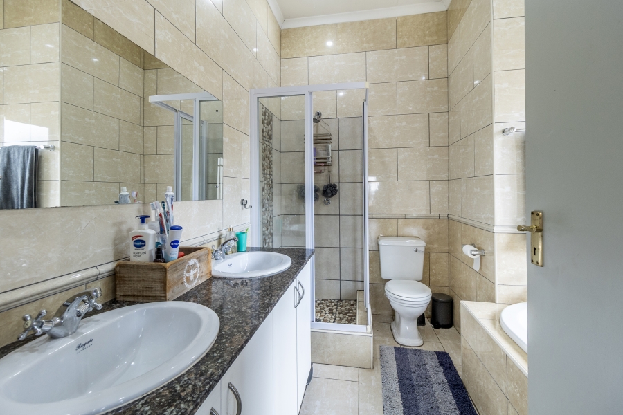 4 Bedroom Property for Sale in Moreleta Park Gauteng