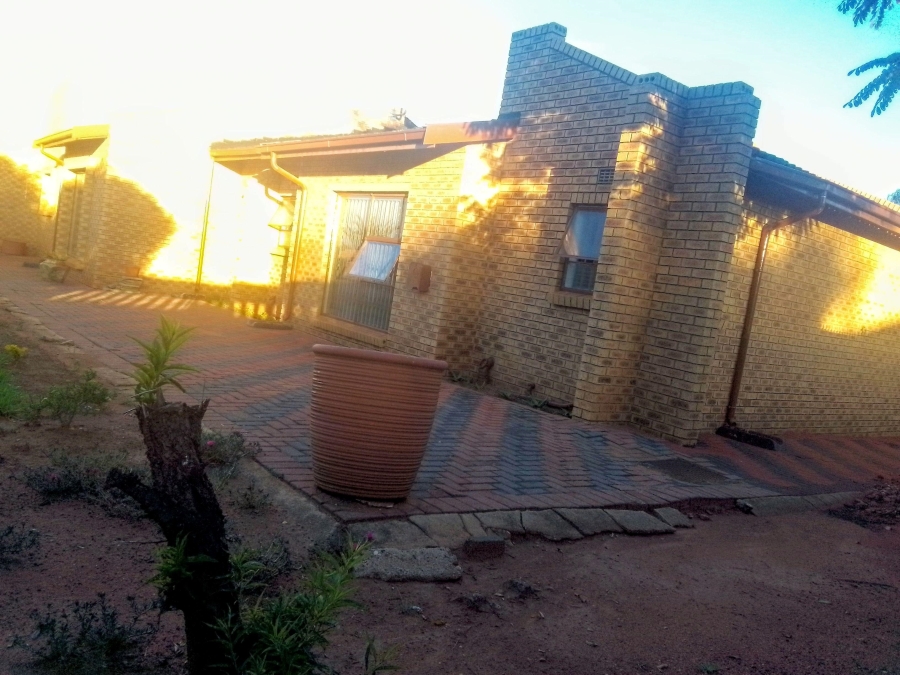 4 Bedroom Property for Sale in Kagiso Gauteng