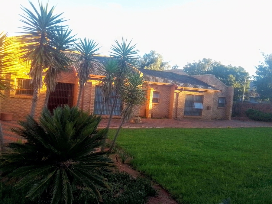 4 Bedroom Property for Sale in Kagiso Gauteng