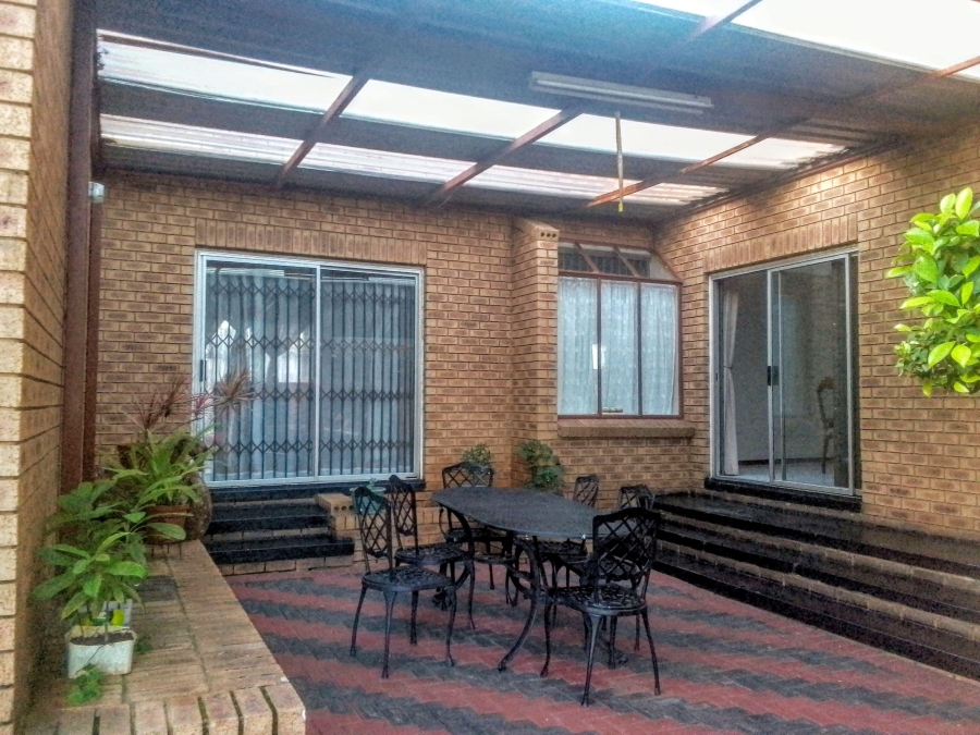 4 Bedroom Property for Sale in Kagiso Gauteng