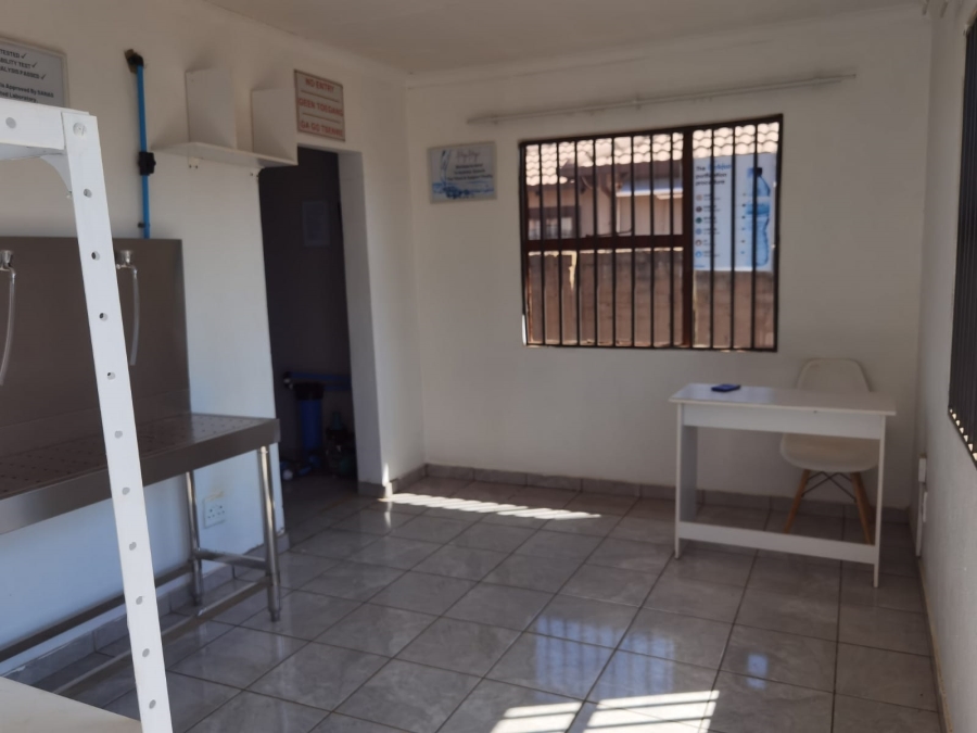 2 Bedroom Property for Sale in The Orchards Gauteng
