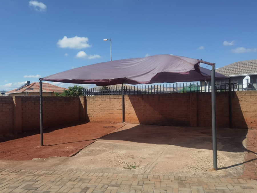 2 Bedroom Property for Sale in The Orchards Gauteng